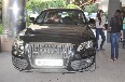 soha-ali-khan-snapped-with-her-audi-q7-at-hotel-sun-n-sand - photo4