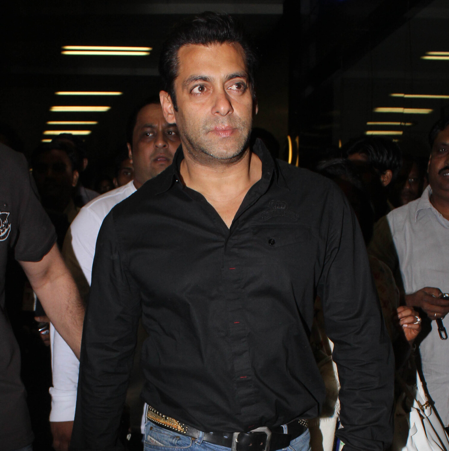 Salman Khan snapped at Mumbai International Airport on his arrival from
