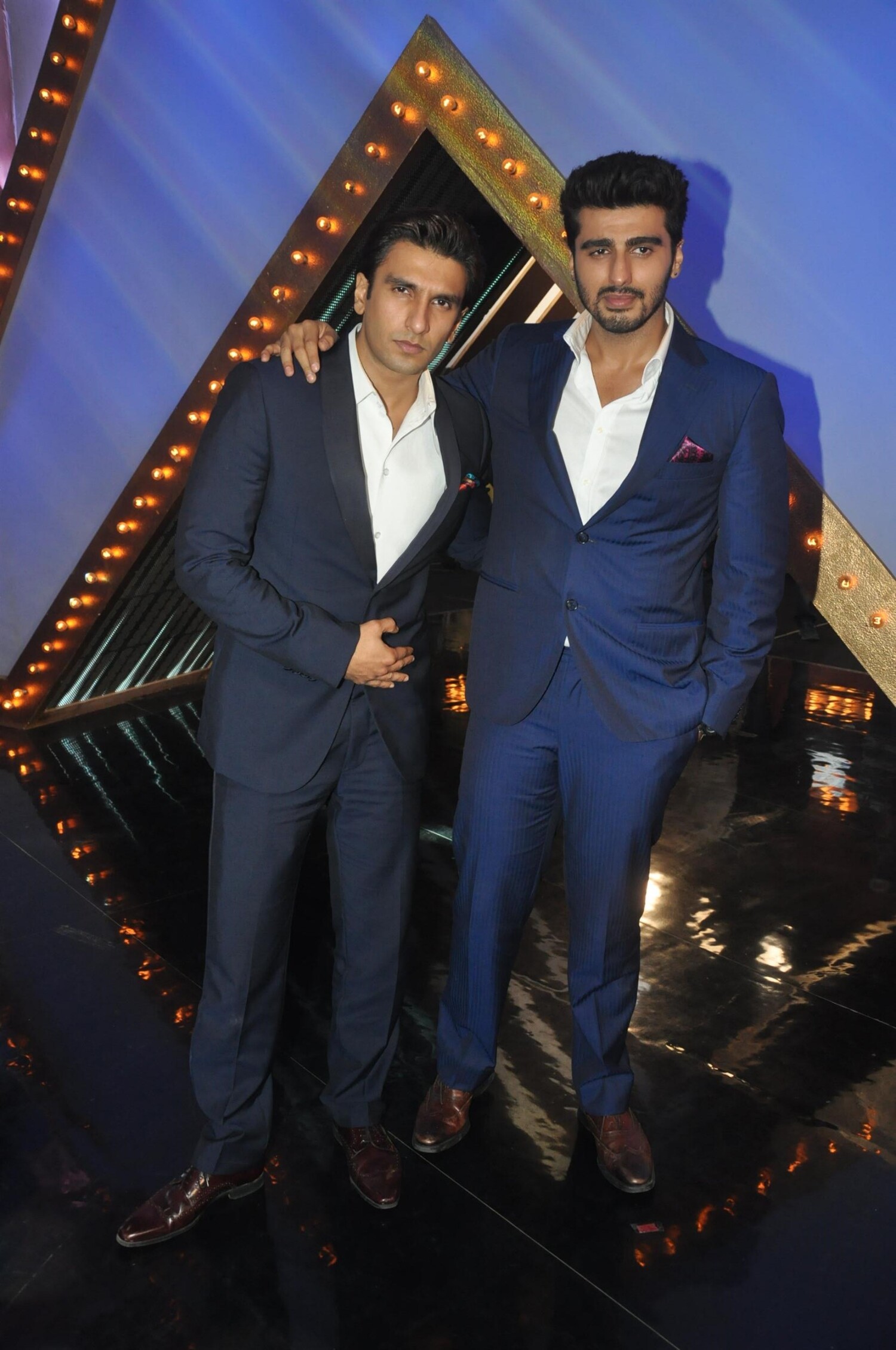 Ranveer Singh With Arjun Kapoor Promoting Film GUNDAY On The Sets Of