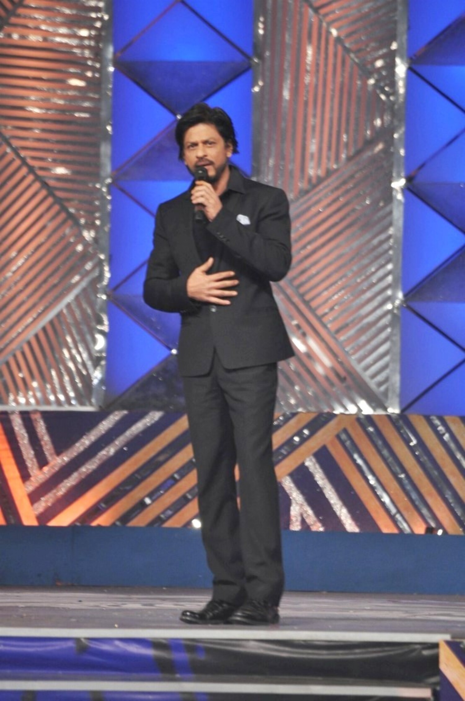 Shah Rukh Khan at UMANG 2014 event for Mumbai Police Entertainment