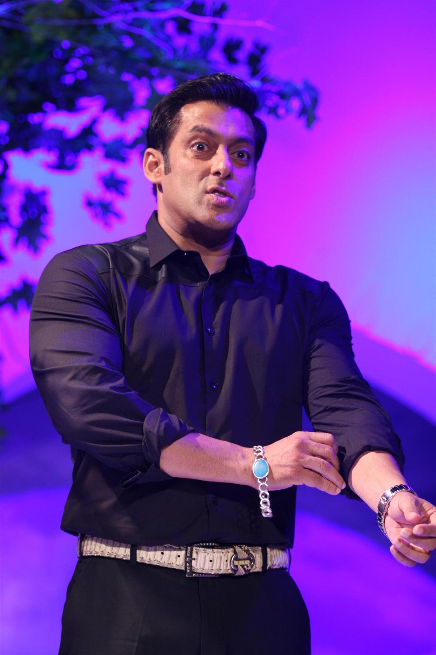 Salman Khan at BIGG BOSS Season 7 press meet in Mumbai 4 : rediff