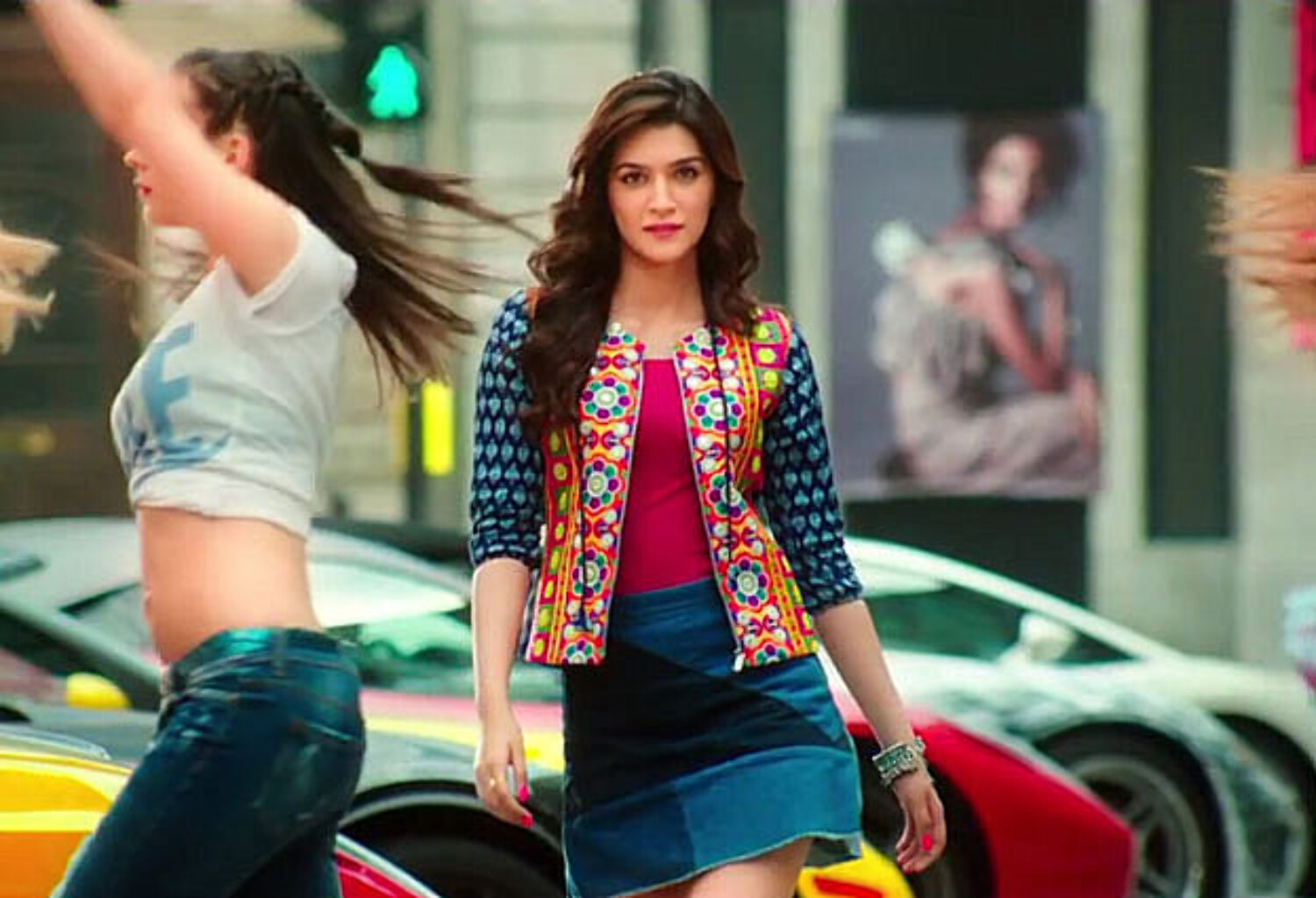 Kriti Sanon Movie Dilwale Photo Kriti Sanon Photos On Rediff Pages