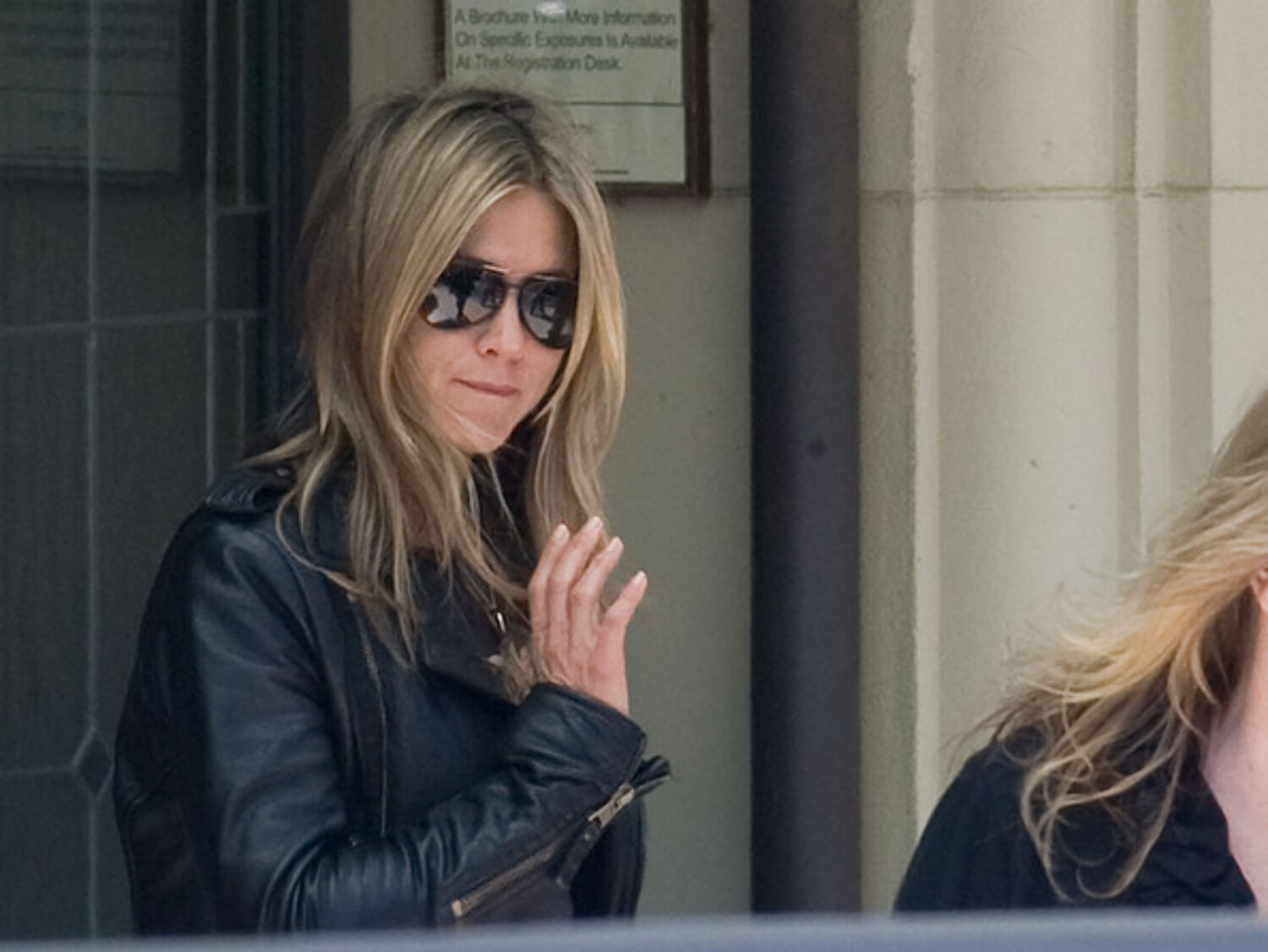 Jennifer Aniston Classic Sunglasses Aviator zKMclf7GTEwl celebrities