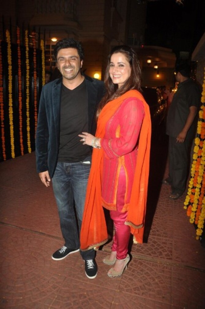 Neelam With Husband Samir Soni At Ekta Kapoor Hosted Diwali 2013 Party Rediff Bollywood Photos 2171