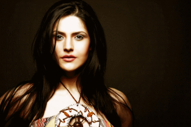 http://sparkingsnaps.blogspot.com/2014/01/photos-of-most-beautiful-bollywood.html