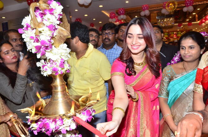 tamanna launches joh rivaaj collections-photo3