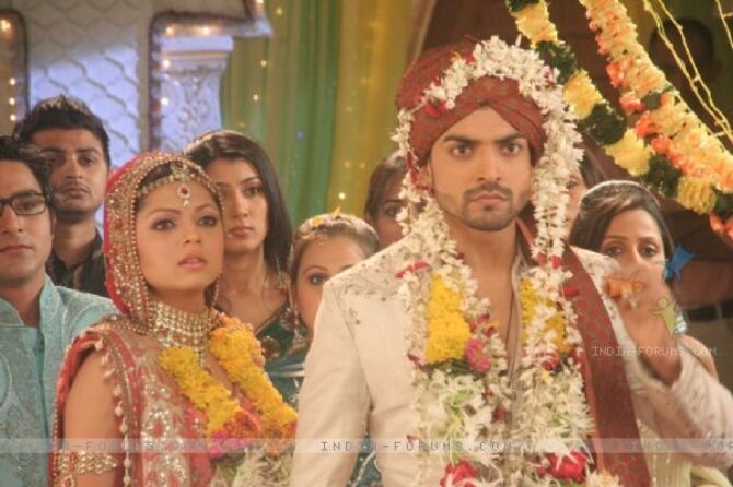 117214 Wedding Scene Of Maan And Geet : Geet And Maan On Rediff Pages