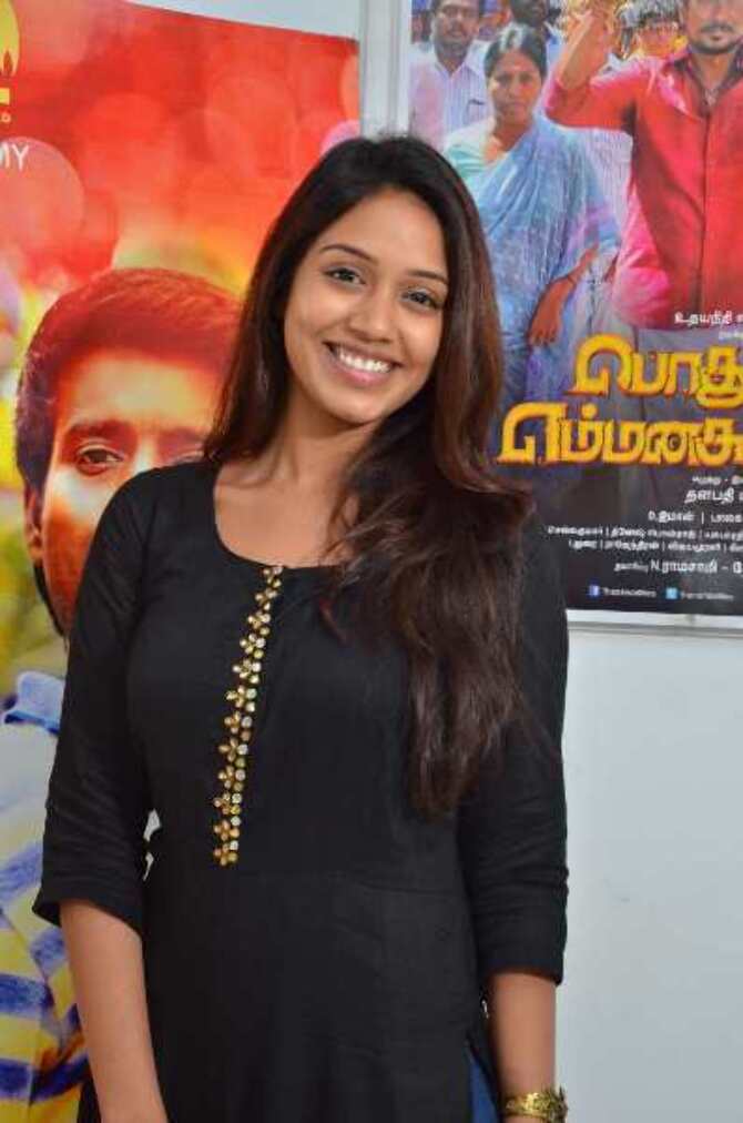 podhuvaga emmanasu thangam tamil movie photos-photo44