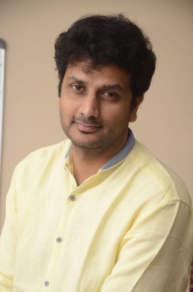 okka kshanam telugu movie photos-photo54
