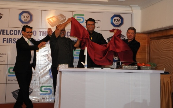 SAYO Director  Shiv Shankar Kushwah with Chef Sunil and Chef Kaviraj unveiling India s First Ultrasonic Sink