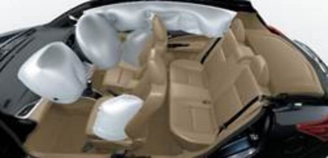 Toyota Yaris   7 SRS airbags