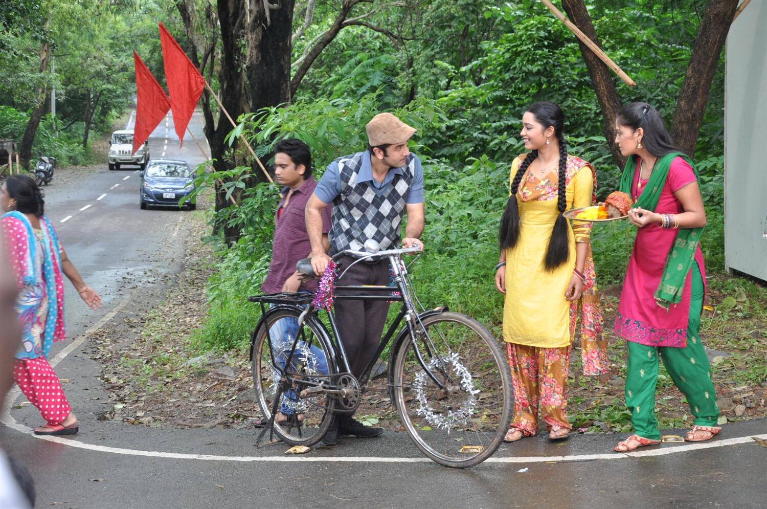 Ranbir Kapoor shooting for ZEE TV Serial to promote his film BARFI ...