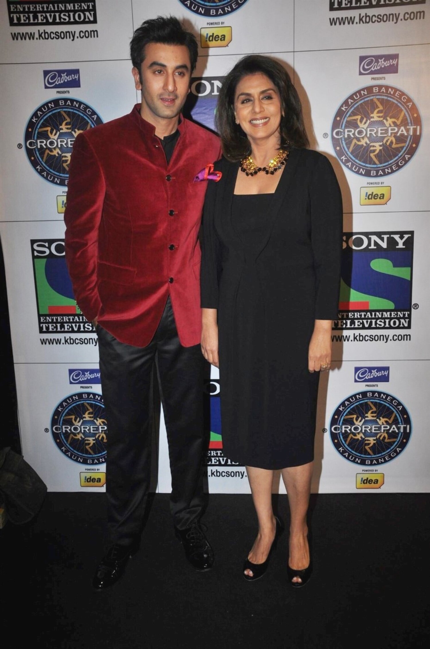 Ranbir Kapoor with mother Neetu Kapoor on the sets of KBC 7 promoting ...