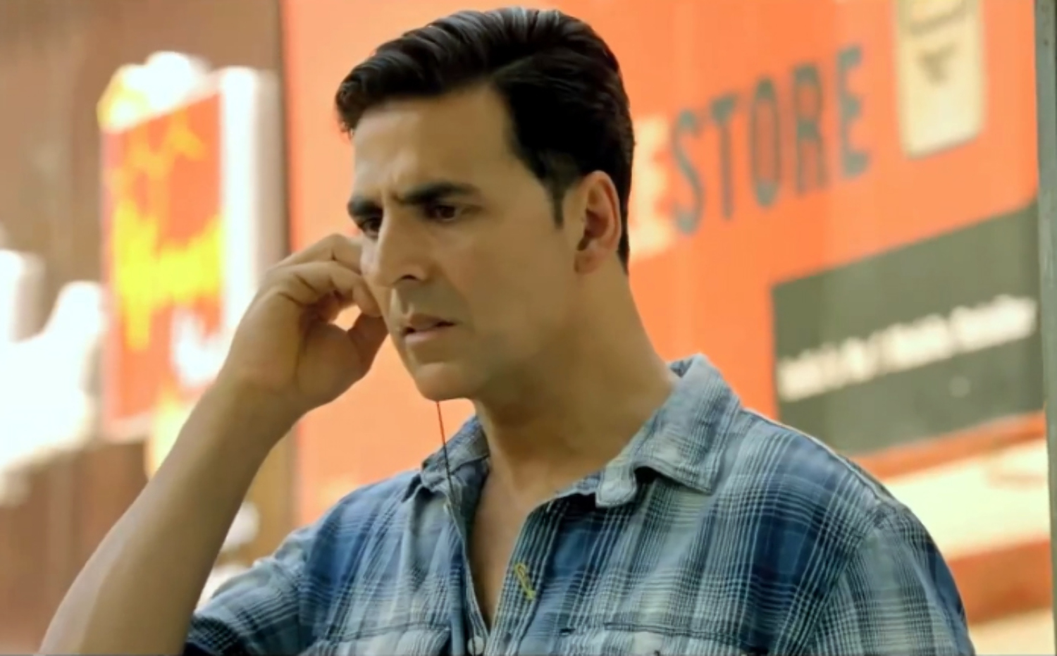 Akshay Kumar in Holiday Film Image : holiday on Rediff Pages