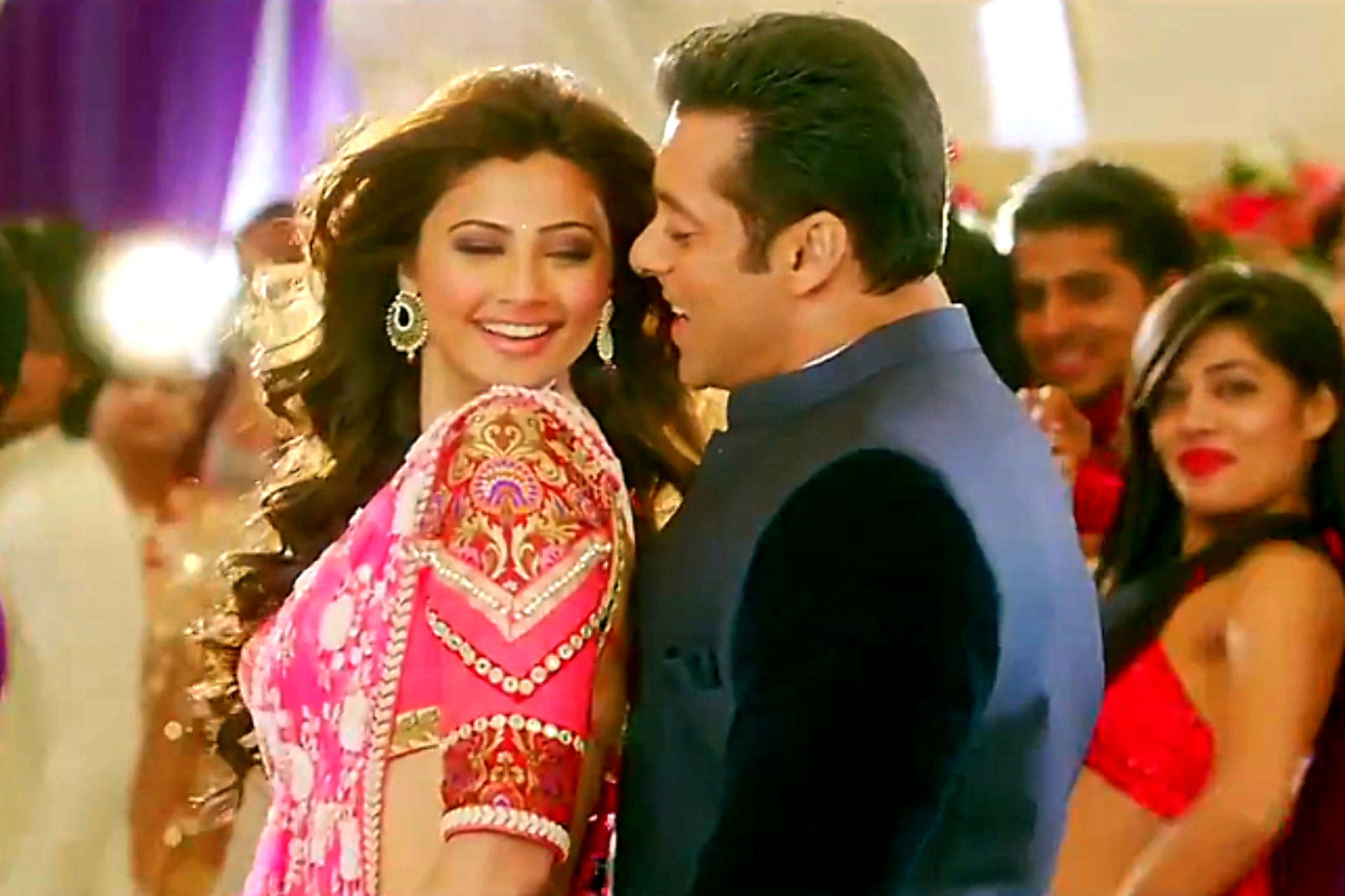 Daisy Shah Salman Khan Jai Ho Movie Photocopy Song Image : salman khan ...