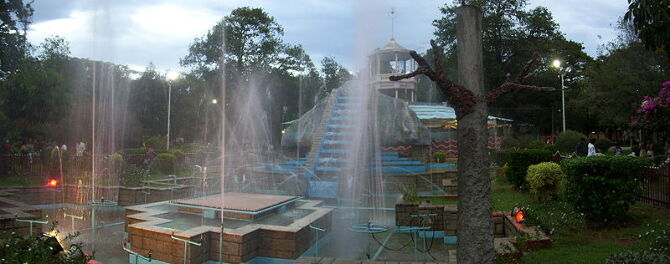 A water fountain in VOC Park.